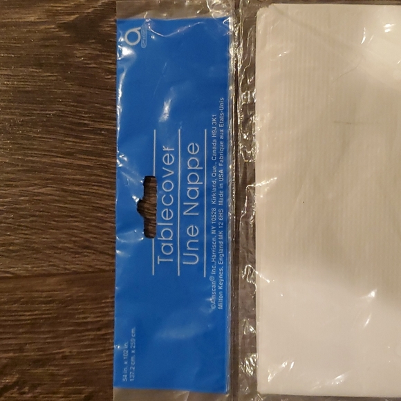 VTG AMSCAN Holiday Santa PAPER Tablecover- Made in USA - Brand New - Picture 3 of 4